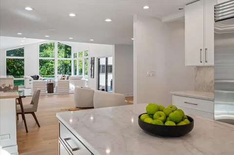 $1,599,000 | 1666 Cloverdale Avenue, Highland Park, IL 60035