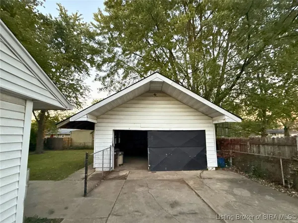 $135,000 | 1716 Marlowe Drive, Clarksville, IN 47129