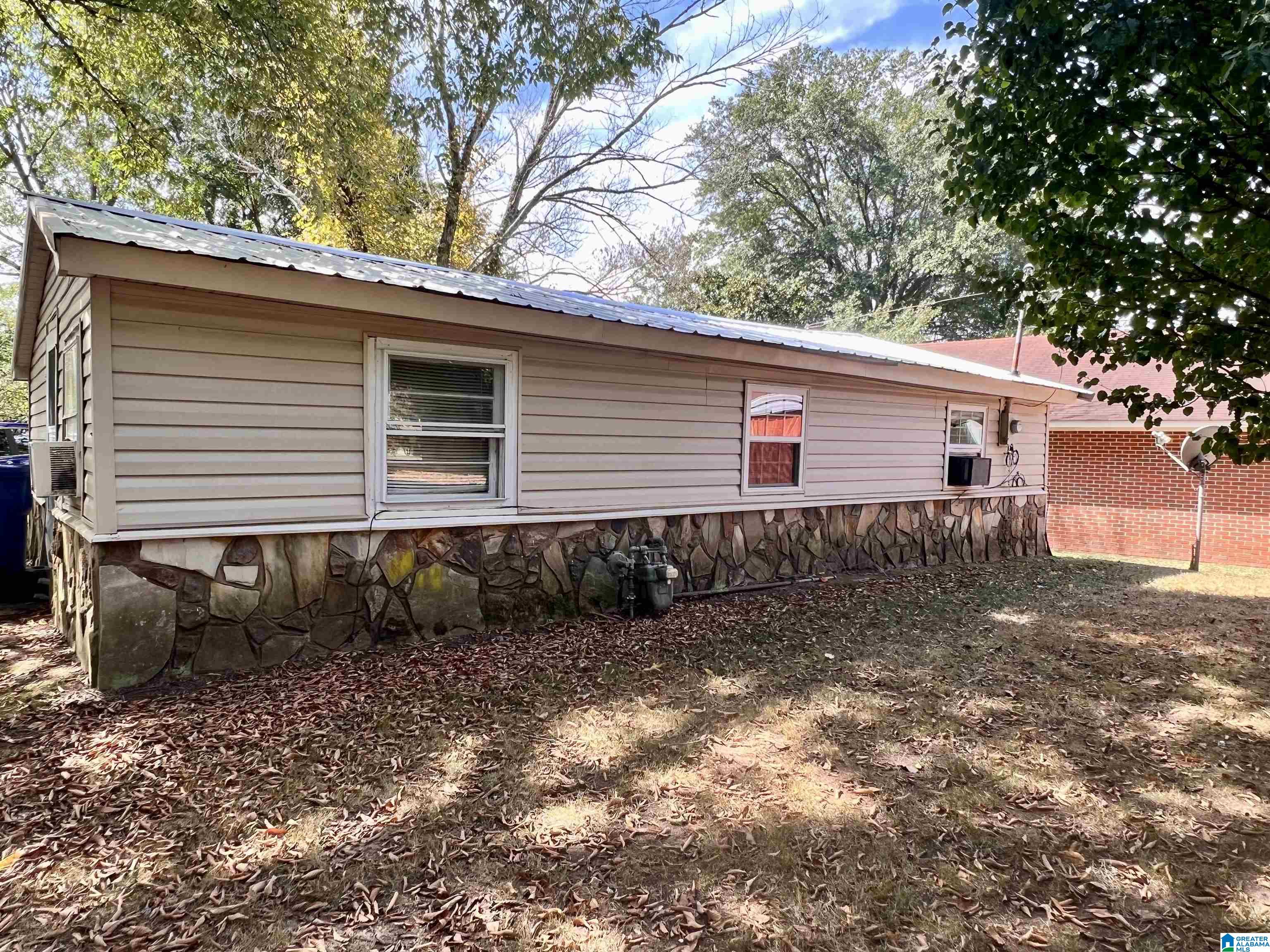 201 Hudson Avenue Oneonta, AL 35121 - Photo 2 of 6