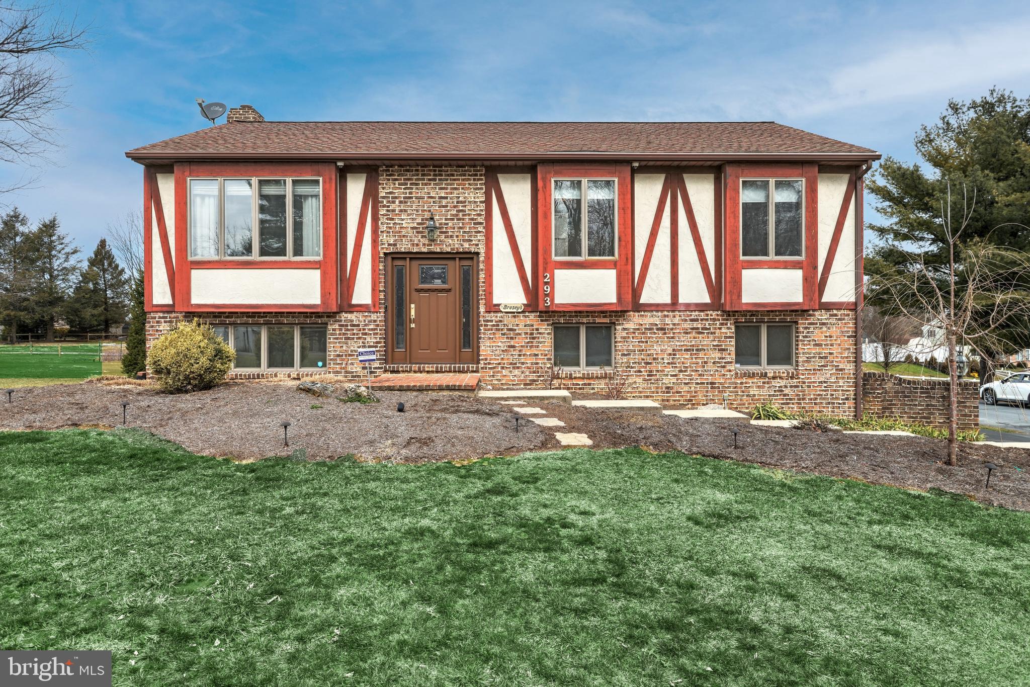 293 Shultz Road Lancaster, PA 17603 - Photo 1 of 51 Gallery Image 1