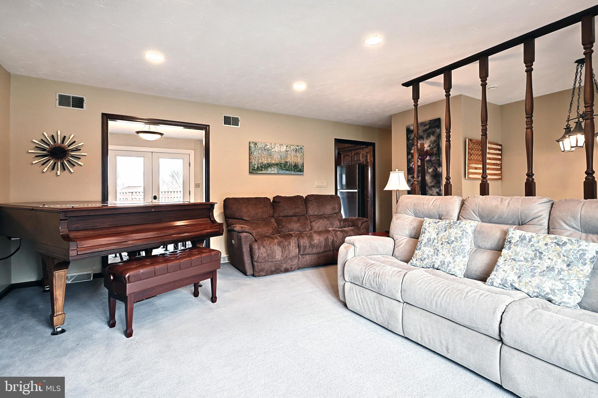 293 Shultz Road Lancaster, PA 17603 - Photo 11 of 51 Gallery Image 11