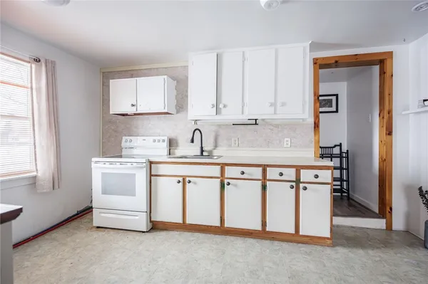 $149,900 | 9371 Leroy Island Road, Huron, NY 14590