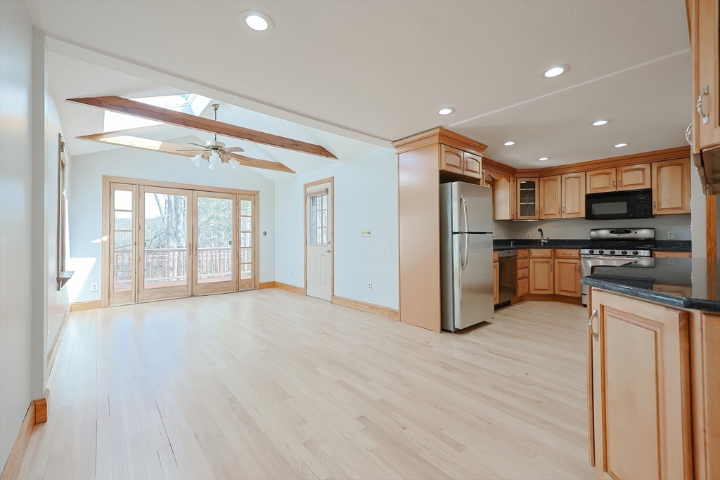 149 Carpenter Road Walpole, MA 02081 - Photo 8 of 42