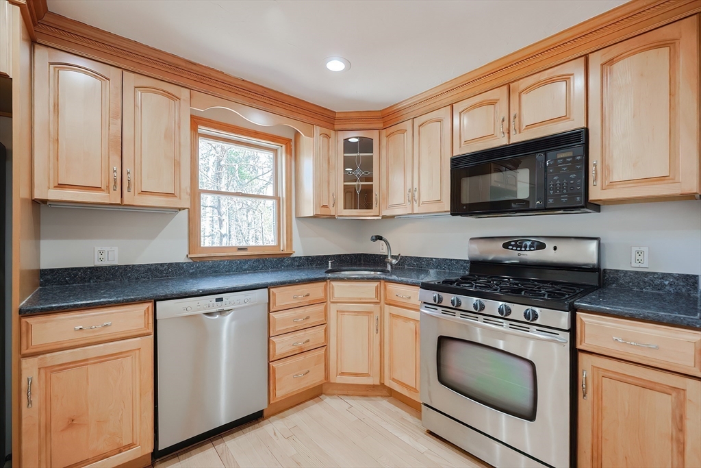 149 Carpenter Road Walpole, MA 02081 - Photo 10 of 42