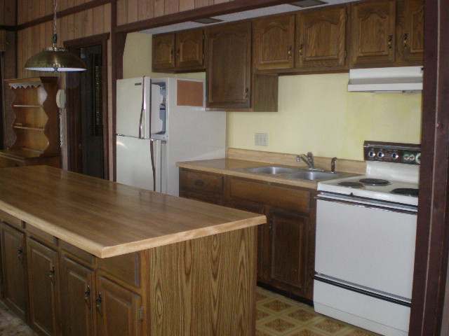 4037 Peninsula Road Park Falls, WI 54552 - Photo 3 of 19 Gallery Image 3