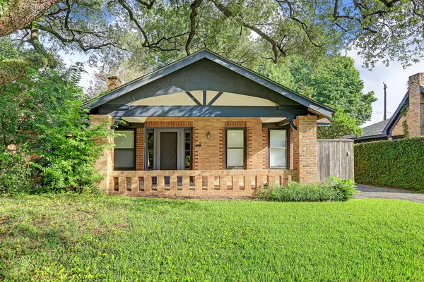 $1,995 | 1926 West McKinney Street, Houston, TX 77019