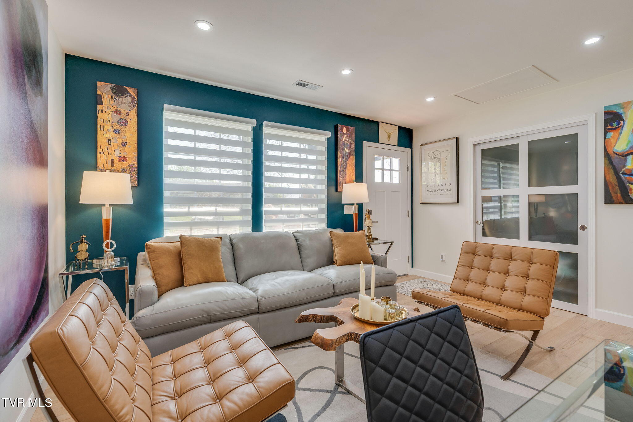 1817 Ridgemont Drive Greeneville, TN 37745 - Photo 5 of 19 Living Room