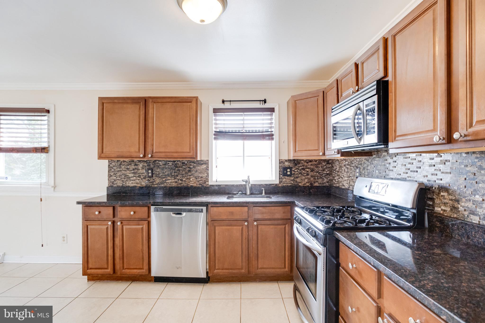 424 Haslett Road Joppa, MD 21085 - Photo 9 of 45 Granite Countertops