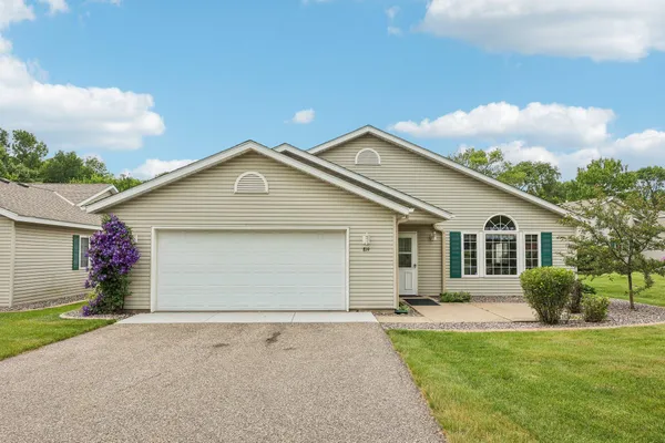$298,000 | 819 7th Avenue Northeast, Buffalo, MN 55313