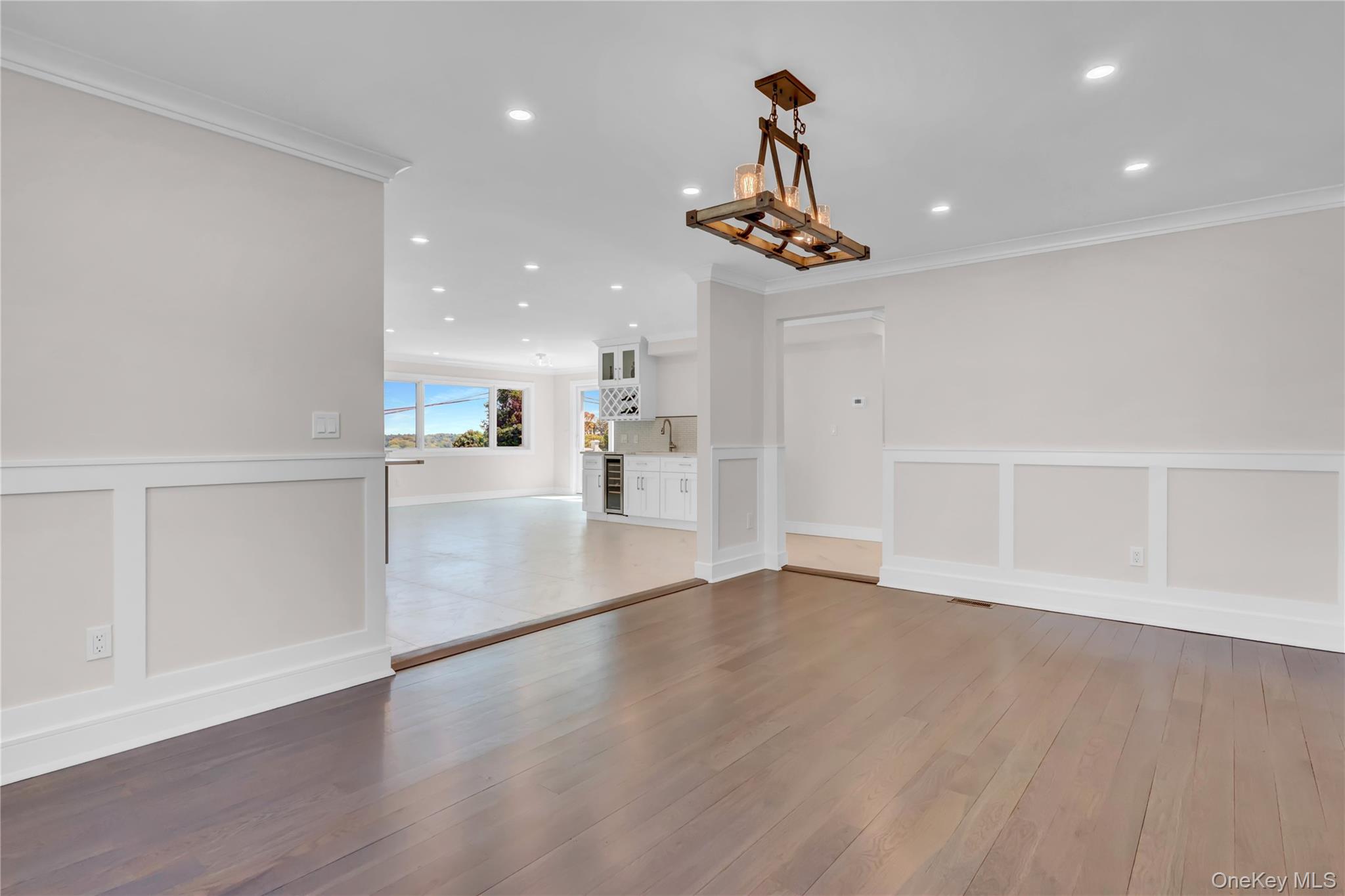 52 Woodland Road Roslyn, NY 11576 - Photo 12 of 50 Dining Room/Kitchen
