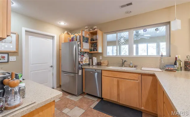 $825,000 | 98 Turkey Ridge Lane, Steelville, MO 65565