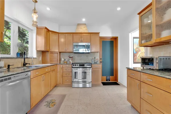 $11,500 | 1524 Siena Avenue, Coral Gables, FL 33146