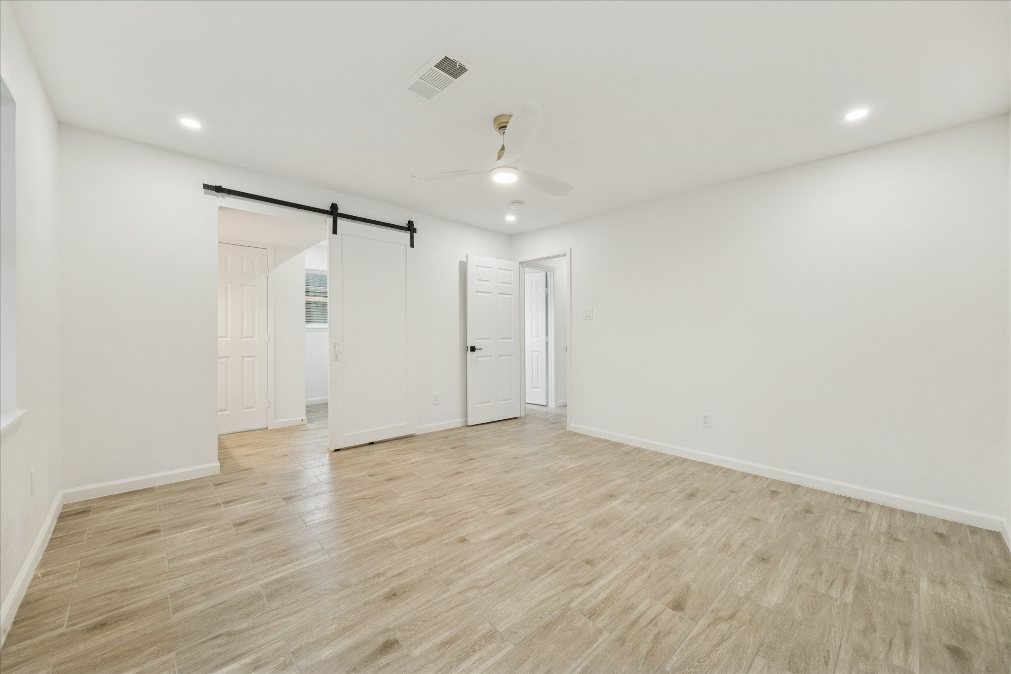 5411 Logston Lane Spring, TX 77389 - Photo 15 of 34 a view of an empty room