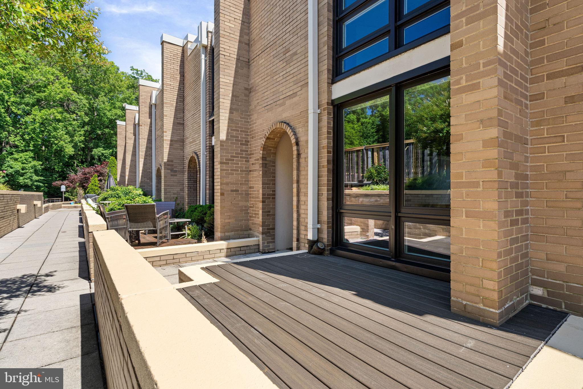 1620 Chimney House Road Reston, VA 20190 - Photo 4 of 40
