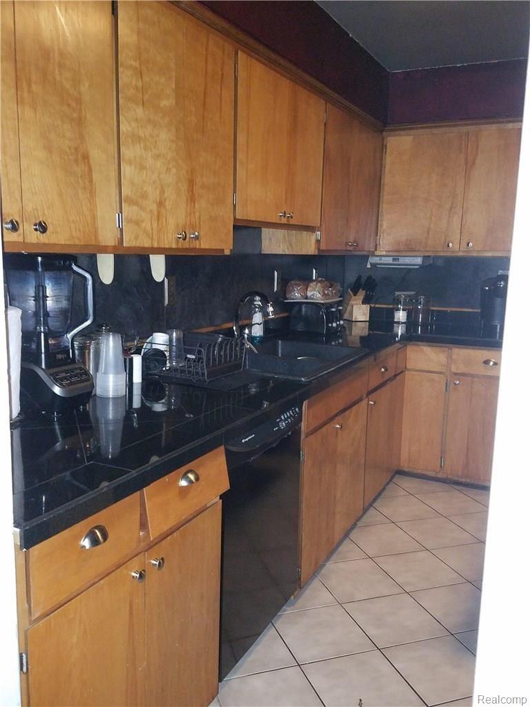 94 Chestnut Street River Rouge, MI 48218 - Photo 14 of 33 unnamed (1).jpg