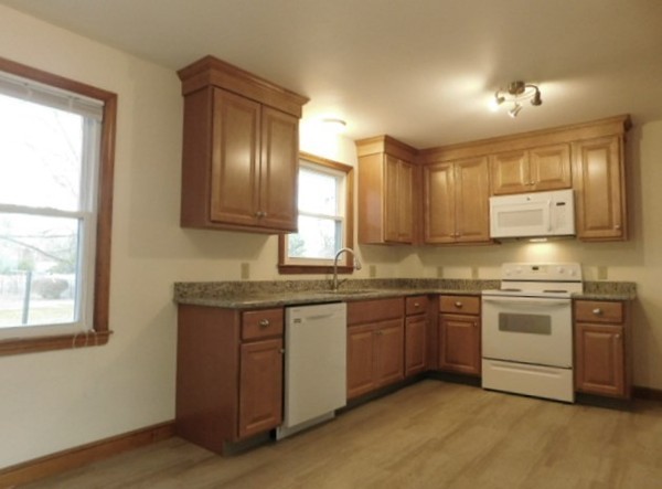 253 Russell Road Westfield, MA 01085 - Photo 3 of 28 Gallery Image 3