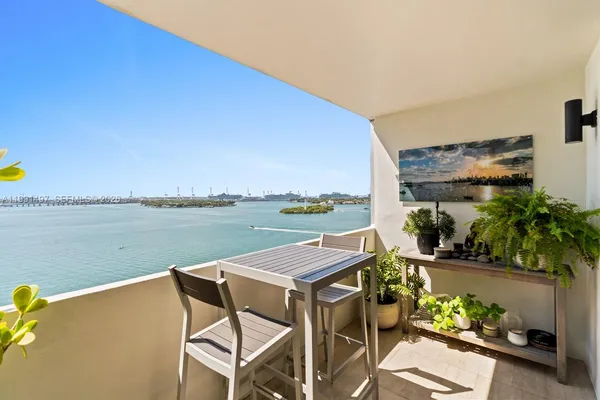 $5,150 | 5 Island Avenue, Unit 15F, Miami Beach, FL 33139