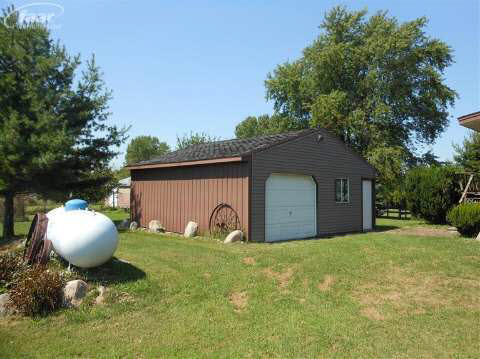 3250 Millington Road Millington, MI 48746 - Photo 2 of 12 20389353-1.JPG