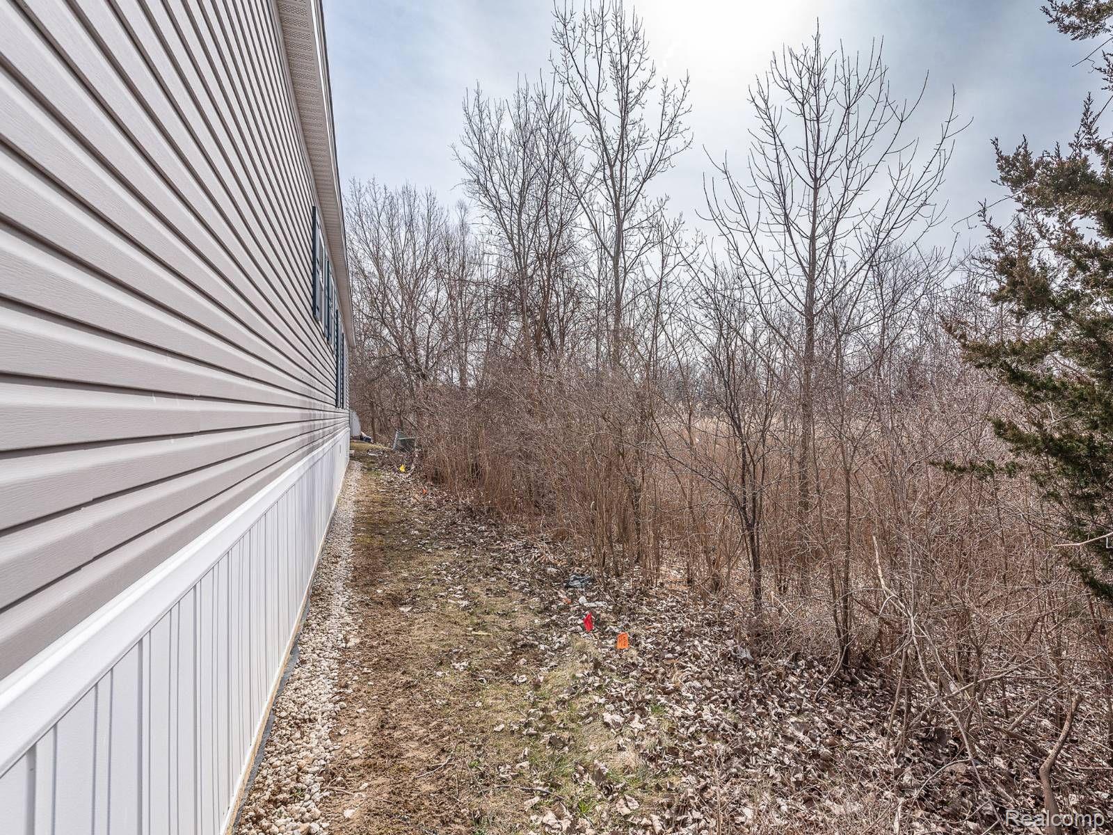 33151 Fort Road Rockwood, MI 48173 - Photo 23 of 24 Gallery Image 23