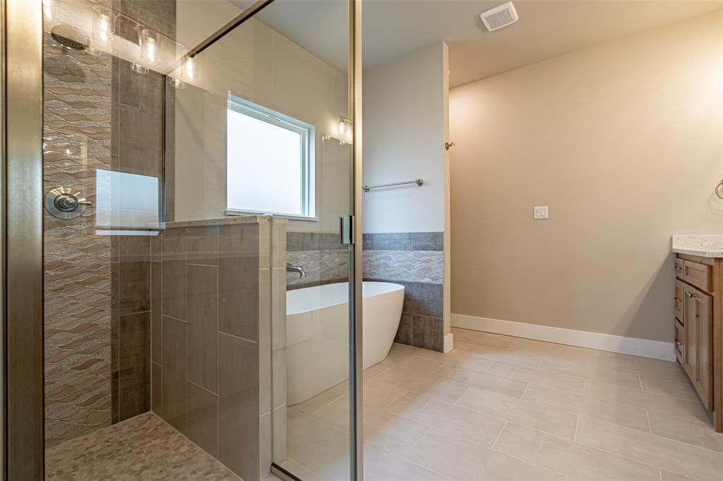 2044 Salina Circle Granbury, TX 76048 - Photo 24 of 38