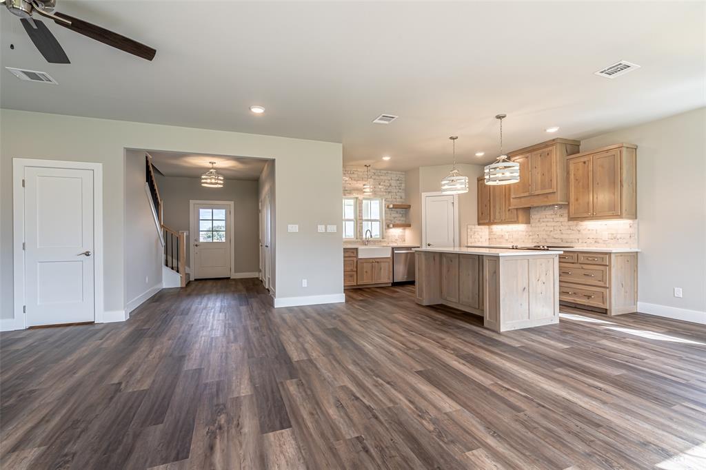 2044 Salina Circle Granbury, TX 76048 - Photo 10 of 38