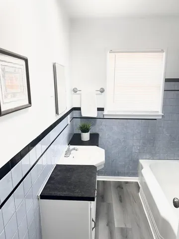 $389,900 | 102 East Willamette Avenue, Fresno, CA 93706