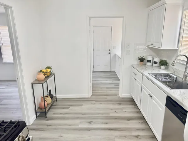 $389,900 | 102 East Willamette Avenue, Fresno, CA 93706