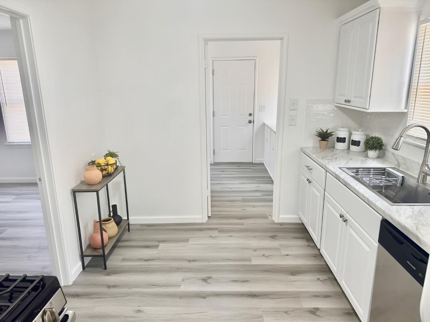 102 East Willamette Avenue Fresno, CA 93706 - Photo 6 of 19