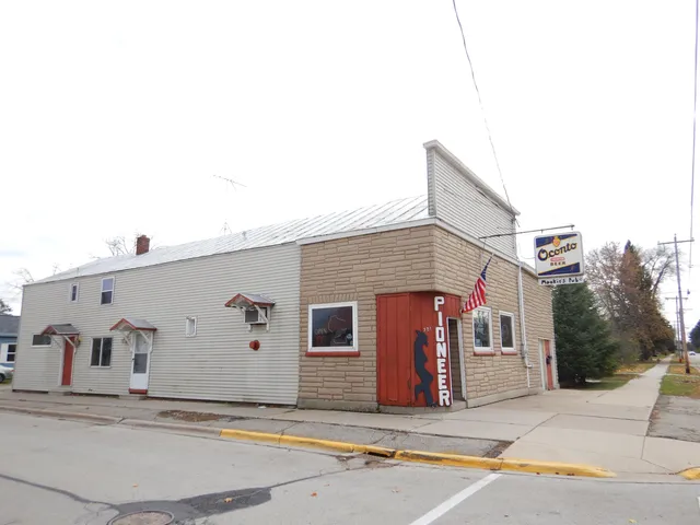 $139,900 | 301 Collins Avenue, Oconto, WI 54153