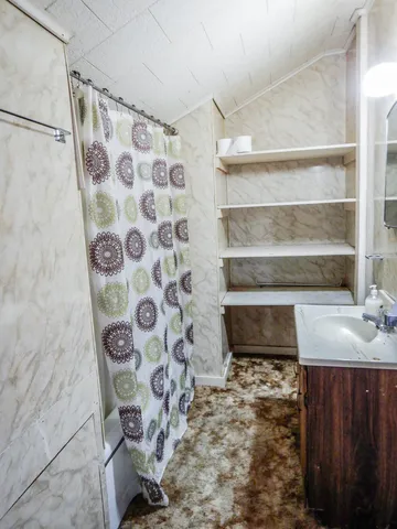 $139,900 | 301 Collins Avenue, Oconto, WI 54153