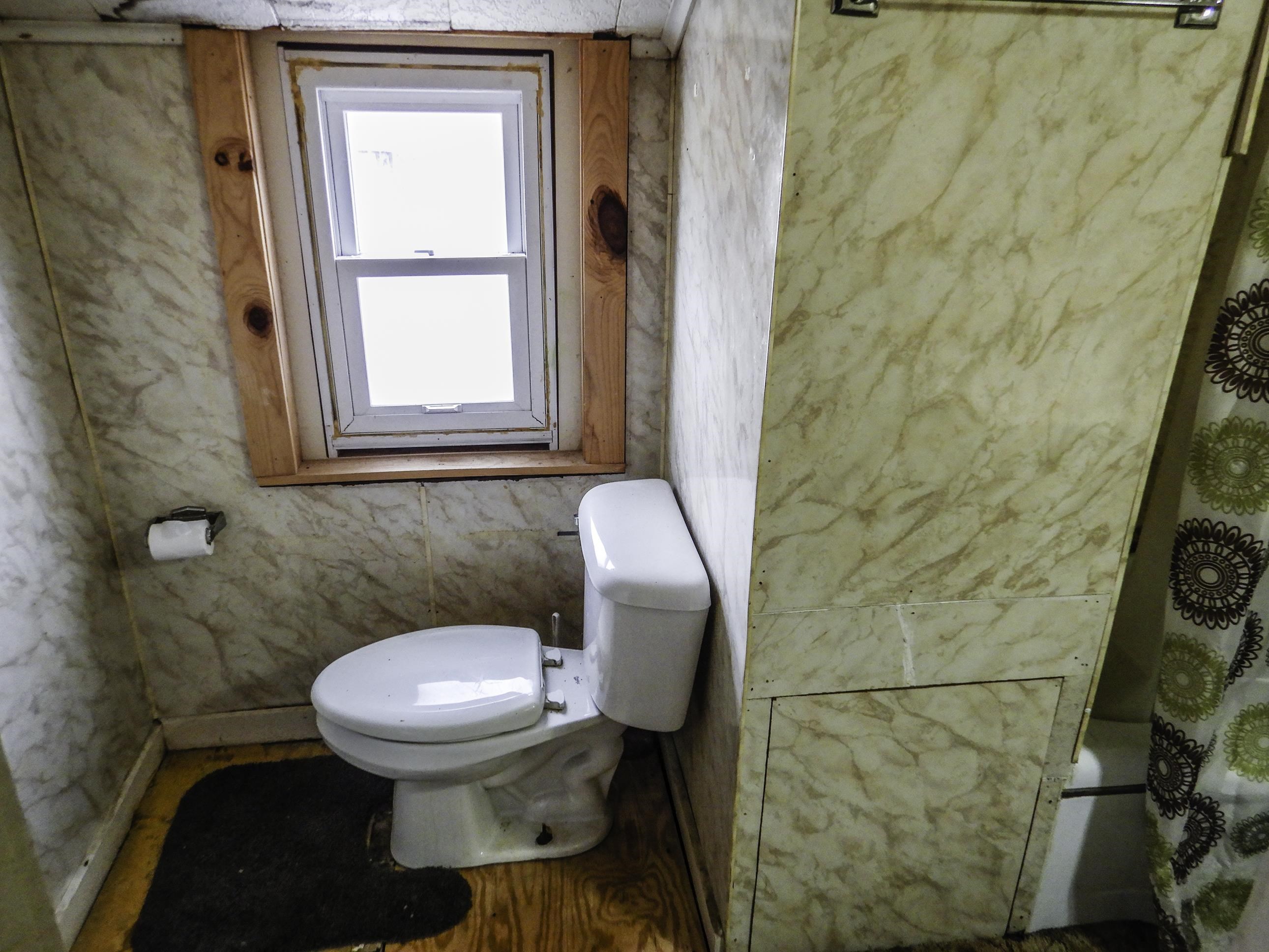 301 Collins Avenue Oconto, WI 54153 - Photo 16 of 37