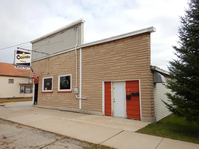 $139,900 | 301 Collins Avenue, Oconto, WI 54153