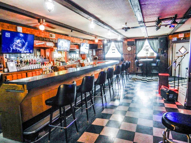 $139,900 | 301 Collins Avenue, Oconto, WI 54153