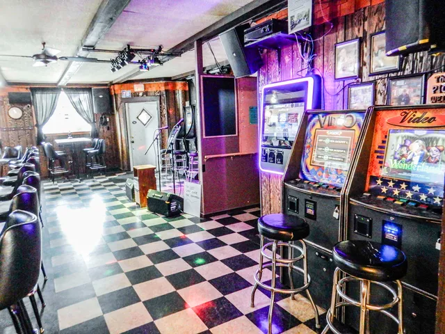 $139,900 | 301 Collins Avenue, Oconto, WI 54153