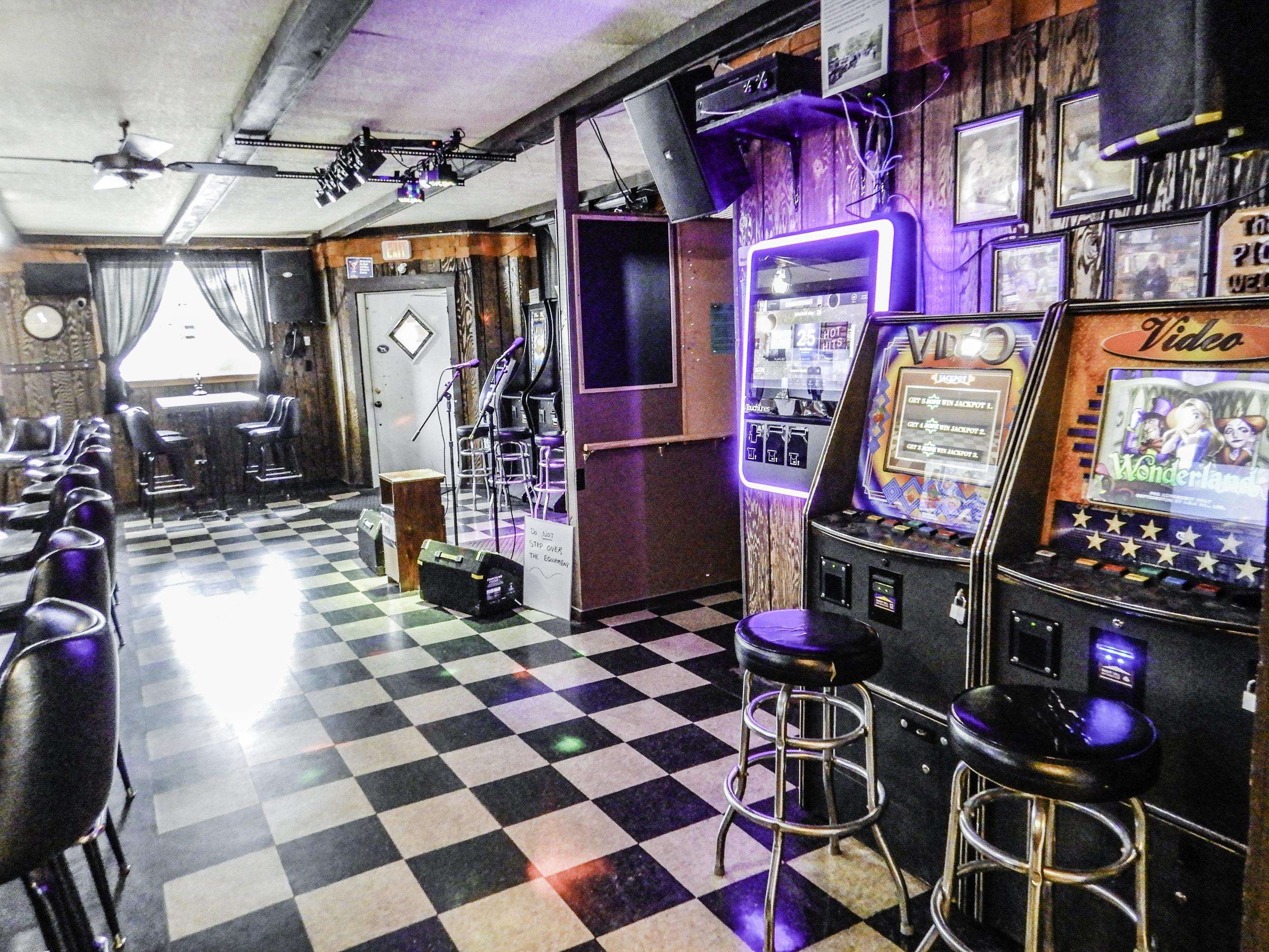 301 Collins Avenue Oconto, WI 54153 - Photo 22 of 37