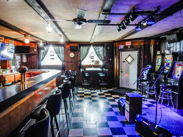 $139,900 | 301 Collins Avenue, Oconto, WI 54153