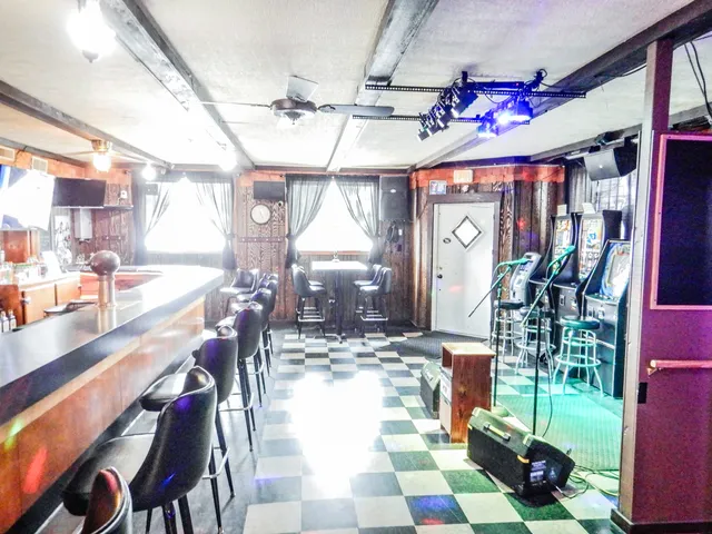 $139,900 | 301 Collins Avenue, Oconto, WI 54153