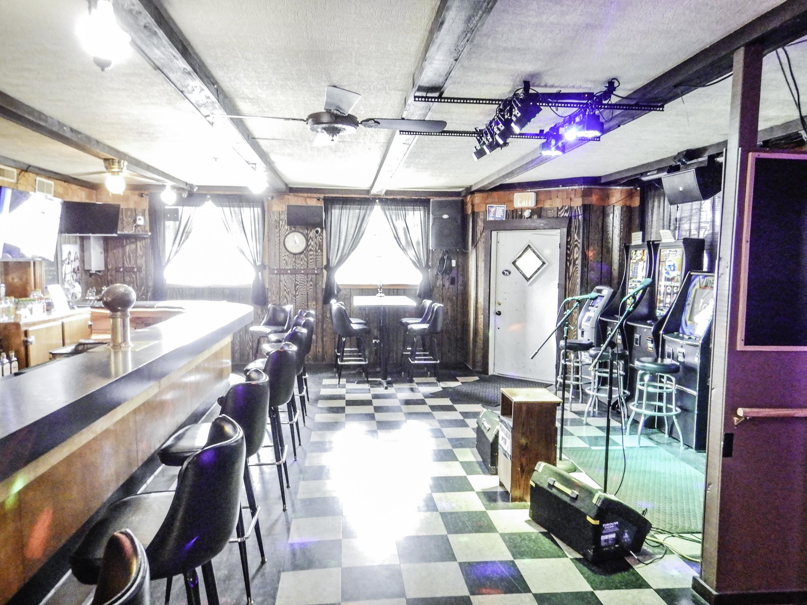 301 Collins Avenue Oconto, WI 54153 - Photo 28 of 37