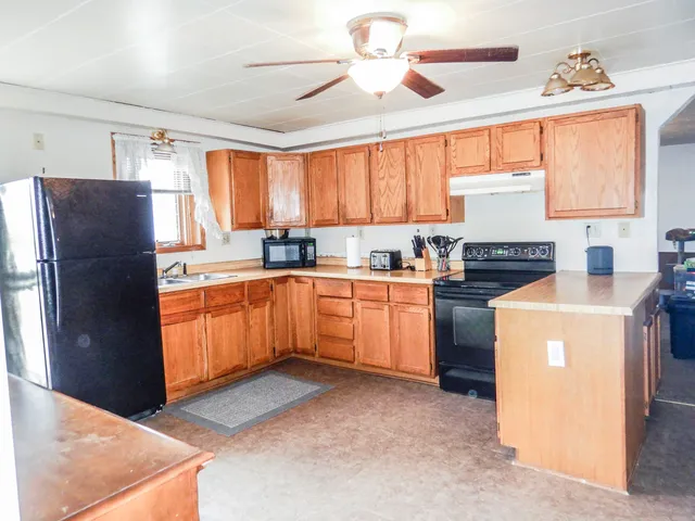 $139,900 | 301 Collins Avenue, Oconto, WI 54153