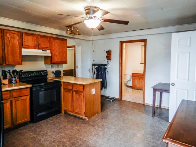 $139,900 | 301 Collins Avenue, Oconto, WI 54153