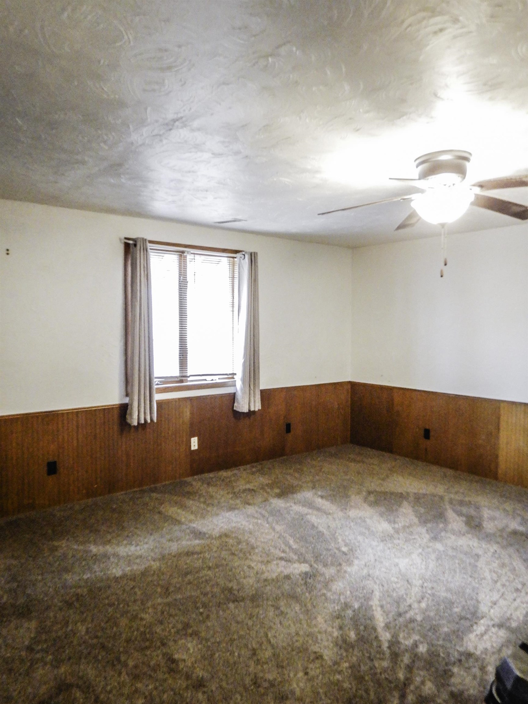 301 Collins Avenue Oconto, WI 54153 - Photo 9 of 37