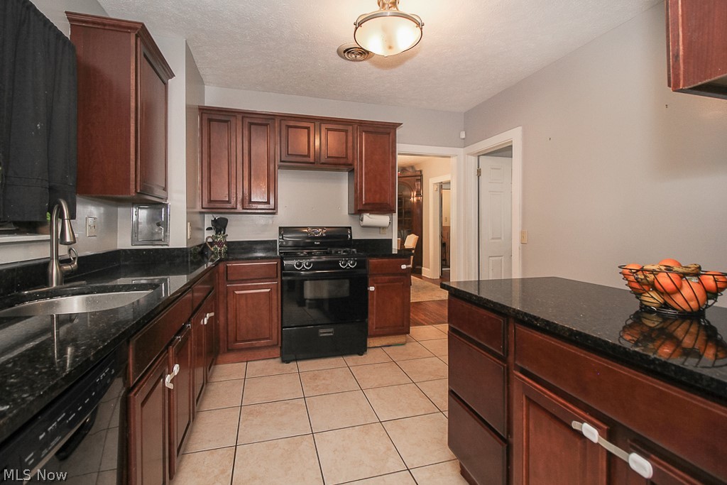 14410 Onaway Road Cleveland, OH 44120 - Photo 18 of 35