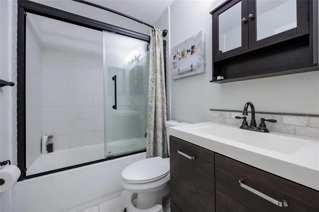 $374,000 | 116 Southwest 123rd Street, Newberry, FL 32669