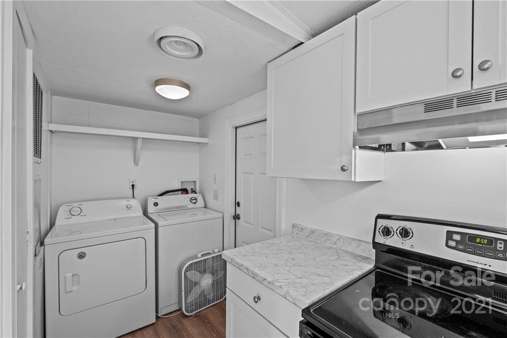 175 Reading Road Salisbury, NC 28147 - Photo 20 of 38 a utility room with dryer and washer