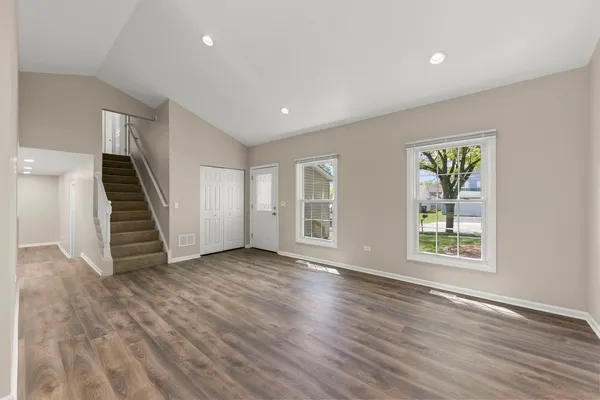 $3,200 | 1057 Bothwell Circle, Bolingbrook, IL 60440