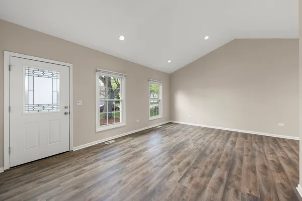 $3,200 | 1057 Bothwell Circle, Bolingbrook, IL 60440
