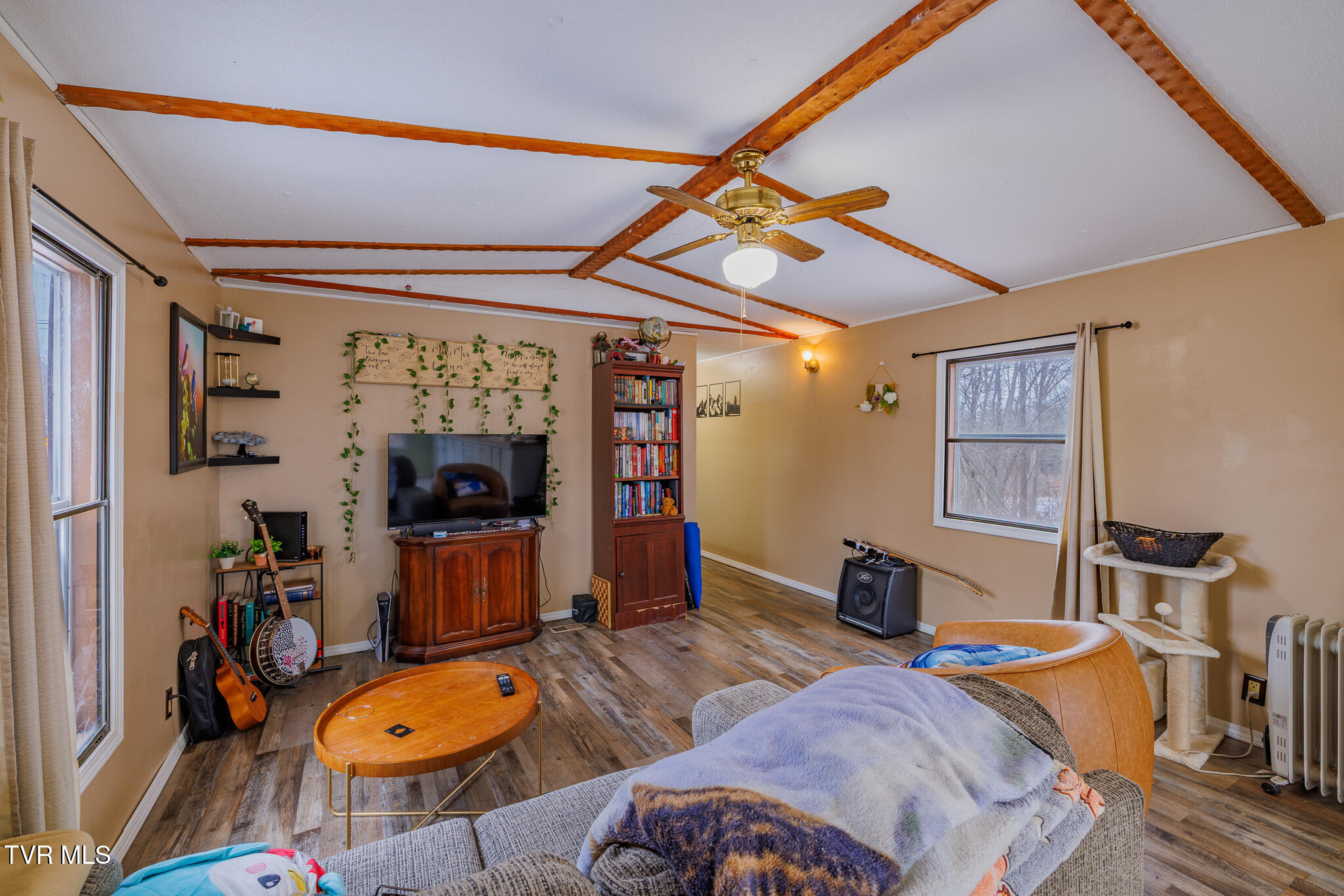 35 Boles Lane Chuckey, TN 37641 - Photo 3 of 27 1R9A3321-HDR