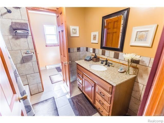 5811 West Hayner Road Fowlerville, MI 48836 - Photo 13 of 31 017 - 5811 Hayner.jpg