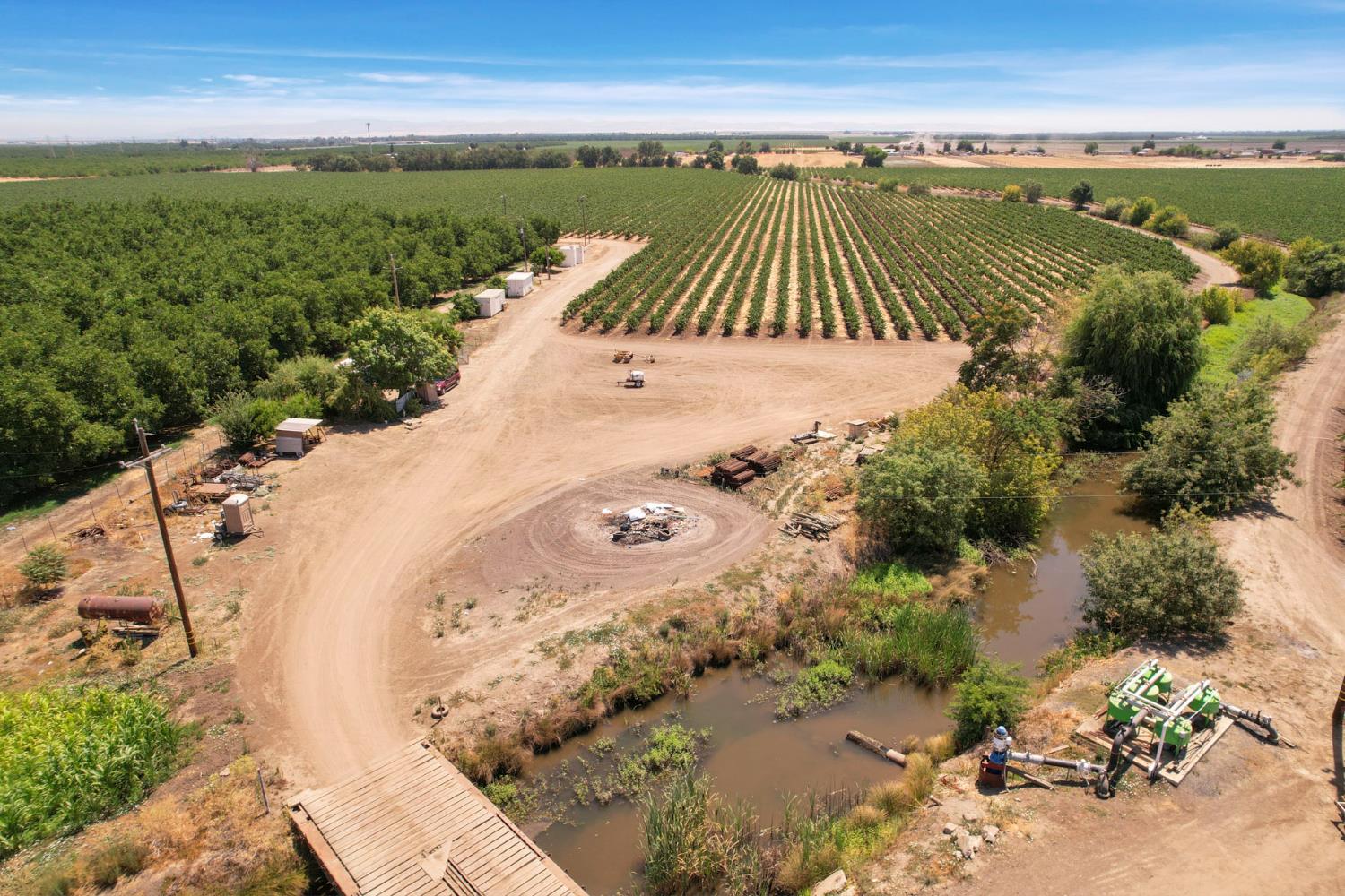 18190 Copperopolis Road Stockton, CA 95215 - Photo 18 of 35 a view of a lake in middle of the town