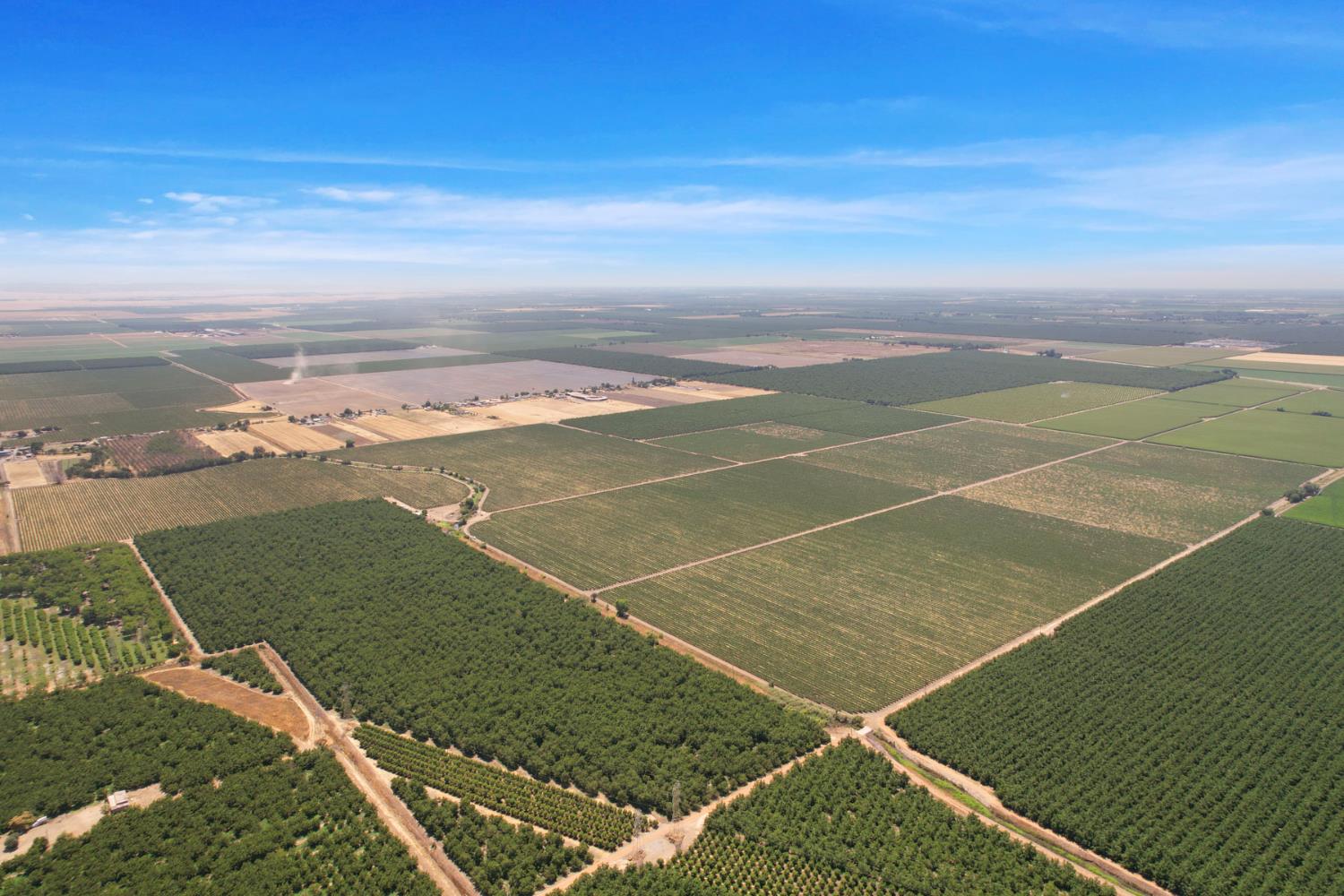 18190 Copperopolis Road Stockton, CA 95215 - Photo 28 of 35 a view of an outdoor space and tennis court